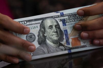 us-dollar-buoyed-by-trumps-greenland-about-face-aussie-jumps-after-jobs-data.jpg