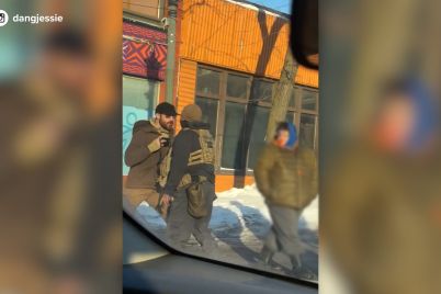 videos-of-alex-pretti-shooting-by-federal-agents-in-minneapolis-contradict-trump-official-claims.jpg