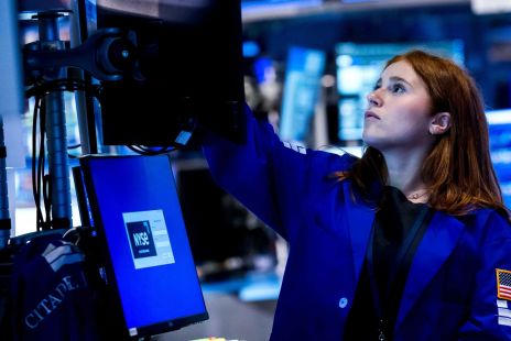 volatile-market-navigates-fed-policy-big-tech-earnings-for-alpha-growth.jpg