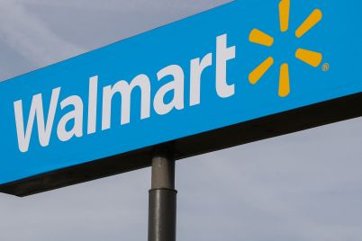 walmart-employees-are-now-wearing-body-cameras-in-some-stores-scaled.jpg