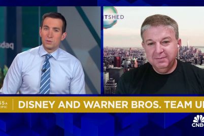 warner-bros-discovery-and-espn-strike-5-year-deal-for-college-football-playoff-games.jpg