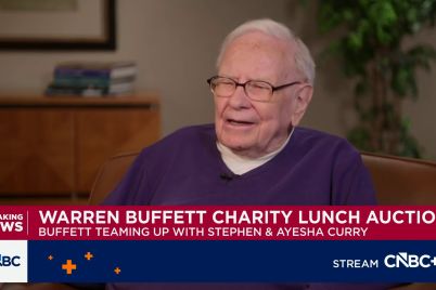 warren-buffett-teams-up-with-nba-superstar-stephen-curry-for-charity-lunch-reviving-iconic-auction.jpg