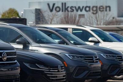 what-investors-should-know-about-the-uaws-organizing-drive-of-vw-scaled.jpg