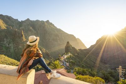 why-solo-female-travelers-are-joining-group-tours.jpg