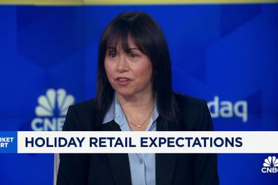 youre-wired-to-overspend-during-the-holidays-expert-says-heres-what-to-do-about-it.jpg